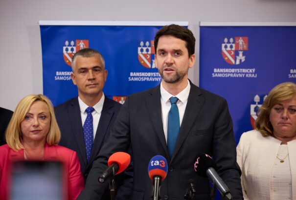 Új befektető érkezik Fülekre, városi autókat fog gyártani