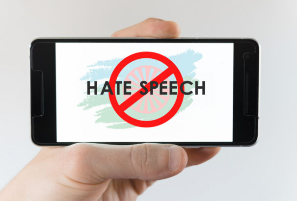 A szerdai támadás óta aktívan figyeli a rendőrség a gyűlölködő bejegyzéseket