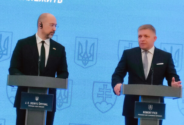 Szlovákia tíz speciális autót és négy speciális aknakereső drónt küldött Ukrajnába