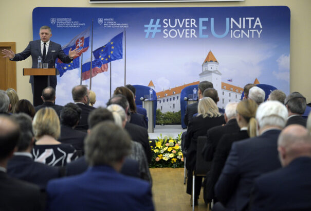 Fico: Hozzá kellene járulnunk a közös európai álláspontok kialakításához