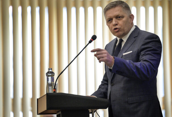 Fico hivatalos látogatásra utazott Azerbajdzsánba