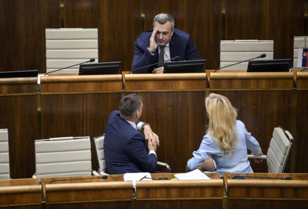 Második olvasatba utalta a parlament az RTVS-ről szóló törvénytervezetet