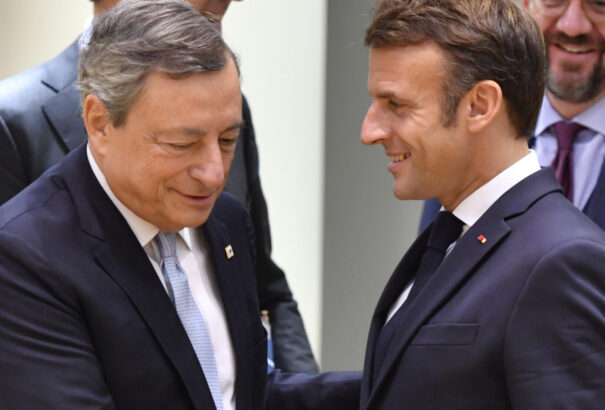 Holló a hollónak, bankár a bankárnak: Macron Mario Draghit ültetné az EU élére
