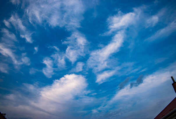Napos, közepesen felhős idővel zárul a munkahét