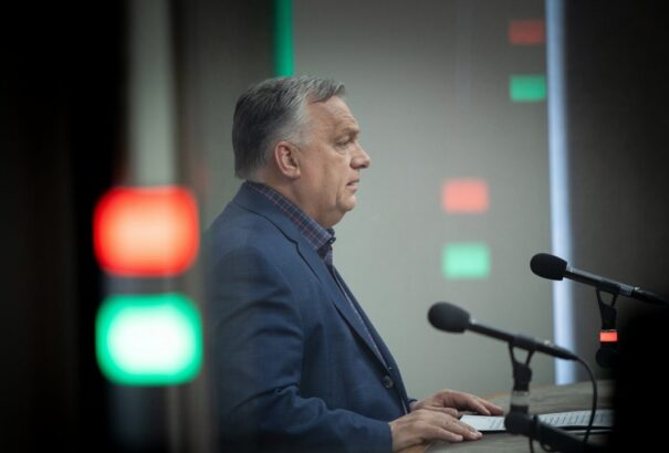 Orbán Viktor: Európa a tűzzel játszik, a béke és a háború határmezsgyéjén egyensúlyoz