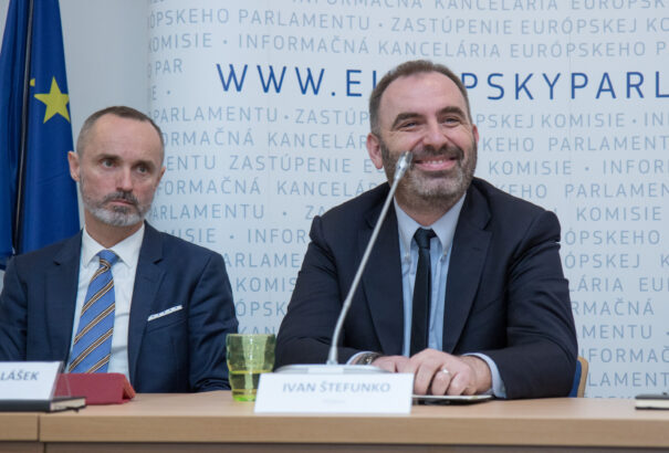 A progresszív Štefunko szerint a kormányfő elleni merénylet miatt a belügyminiszternek kellene lemondania