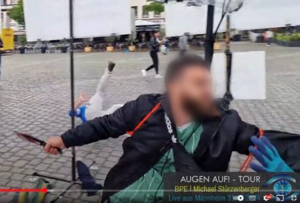 Terrortámadás Mannheimben – Konzervatív politikusra támadt egy merénylő, egy rendőr is megsérült (+videó)