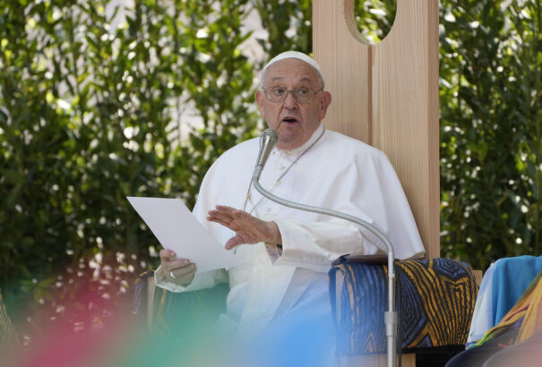 Ferenc pápa levelet küldött Čaputovának, amelyben Fico felépüléséért imádkozik