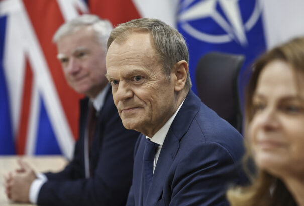 Tusk: Lengyelországnak eszkalálódó hibrid háborúval kell szembenéznie