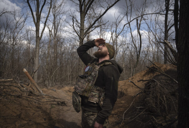 Az ukrán külügyminisztérium újra nyújt konzuli szolgáltatást a külföldön lévő ukrán hadköteleseknek