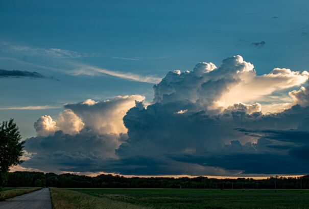 Déltől viharriasztás lesz érvényben Közép-Szlovákia déli részein is