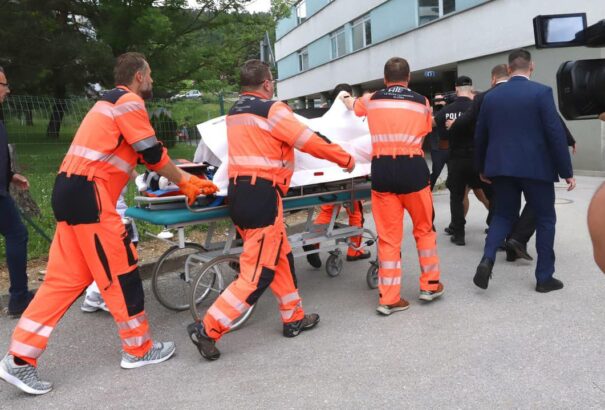 Merénylet Fico ellen: Tovább javult a kormányfő állapota