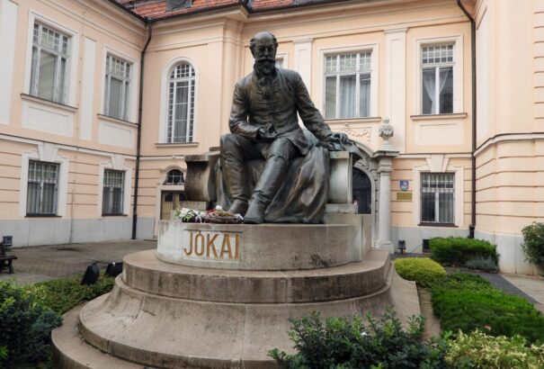 Az Országgyűlés 2025-öt Jókai Mór- és Klebelsberg Kunó-emlékévnek nyilvánította