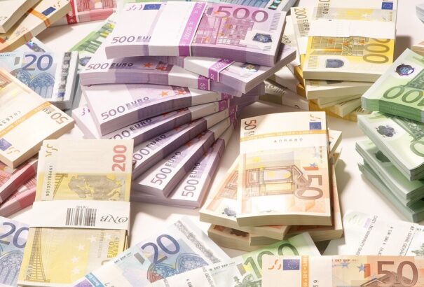 Idén csaknem 14,3 millió eurót kapnak a pártok a választási eredményekért