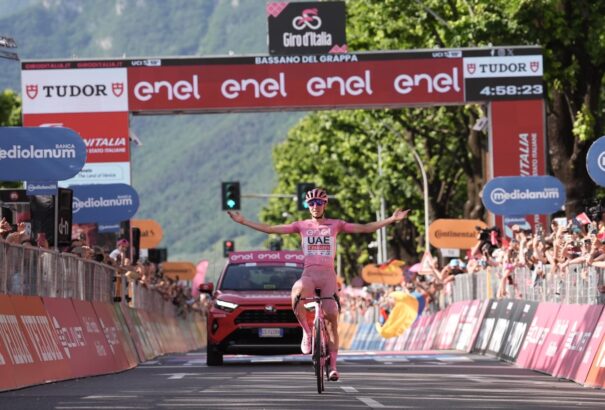 Pogacar hatodik szakaszgyőzelmével egy lépésre a végső sikertől, Valter a 18. szombaton