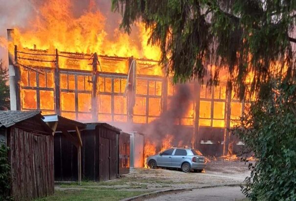 Ipolysági tornateremtűz: Csak az üszkös hamu maradt az egykori T-18-asból (Képek)