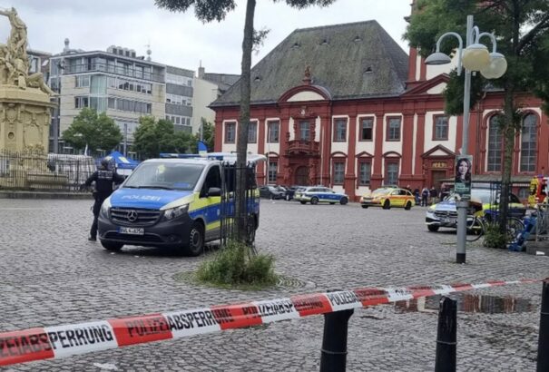 Újabb késes támadás Mannheimben