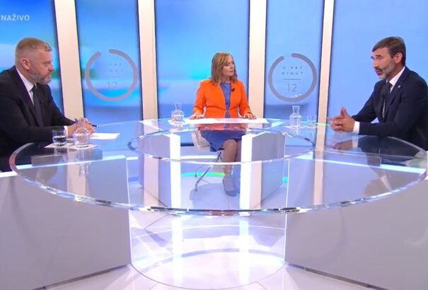 Blanár kiakadt, mert a közmédia műsorvezetője személyes véleményével érvelt ellene