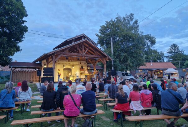 Fókuszban az eper: gasztronómiai fesztivált tartottak Pozsonyeperjesen