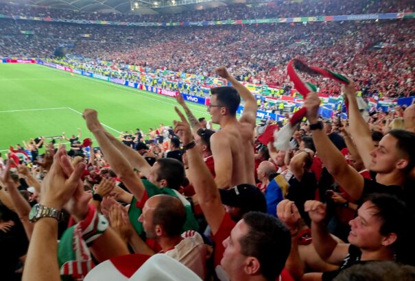 Ismét megbüntették az MLSZ-t a szurkolók viselkedése miatt