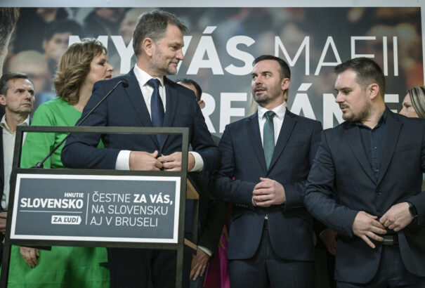 Matovičék bűncselekménnyé minősítették volna az uniós szimbólumok „gyalázását”