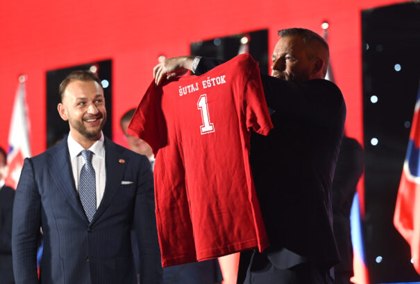 Tisztújítás a Hlasban: Pellegrini helyét Šutaj Eštok veszi át