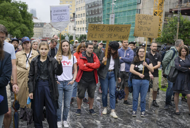 Háromórás sztrájkba lépett az RTVS dolgozóinak egy része
