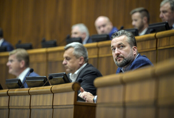 Ľuboš Blaha lemondott