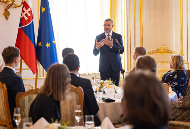 Pellegrini államfő a legfőbb közjogi méltóságok rendszeres találkozóját szorgalmazza