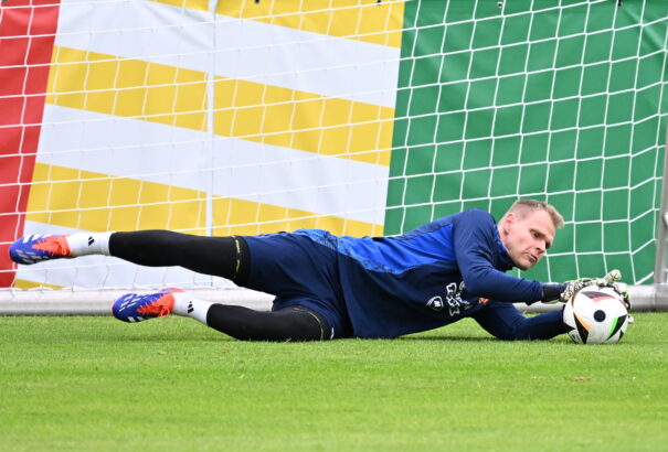 Dibusz Dénes kihagyja az októberi vb-selejtezőket