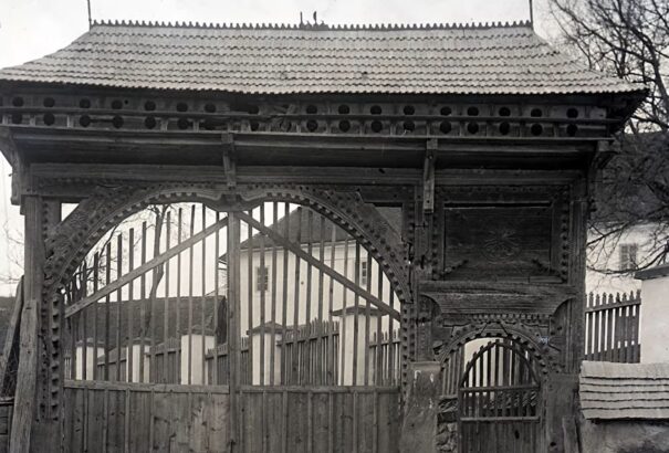 Vihar pusztította el az első, több száz éves székelykaput