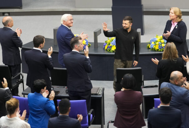 Zelenszkij Németországban: A legfontosabb az ukrán légtér védelme