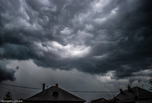Zivatarokat, csapadékot hoz magával a hidegfront
