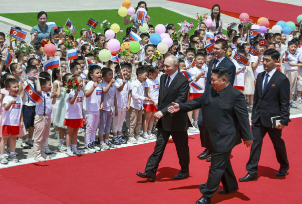 24 év után ismét Észak-Koreába látogatott Vlagyimir Putyin