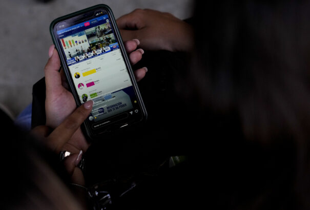 Kutatás: A lefekvés előtti mobilozás nem zavarja az alvást