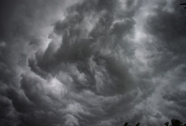 Meteorológia: zivatarok és felhőszakadás is lehet hétfőn