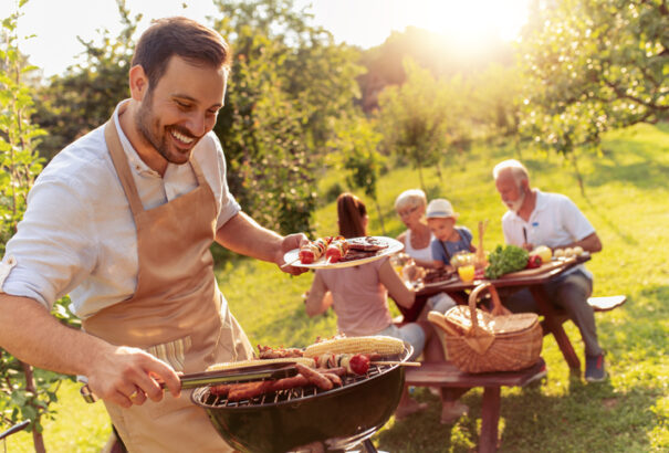 Mutatjuk, hogy a szakember szerint milyen higiéniai alapelveket kell betartani grillezés során