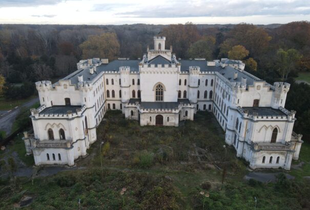 2029-re elkészül az oroszvári kastély rekonstrukciója. A költségeket csaknem 110 millió euróra becsülik