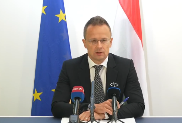 Szijjártó Péter szerint megkezdődött a vörös vonalak átlépése az Európai Unióban
