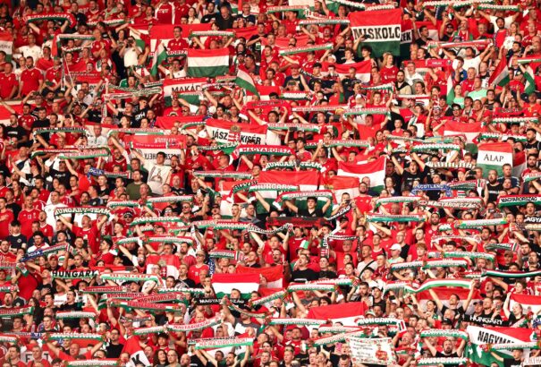 Foci-Eb: 50 millió forintnyi büntetést szed be a szurkolók miatt az UEFA a magyar szövetségtől