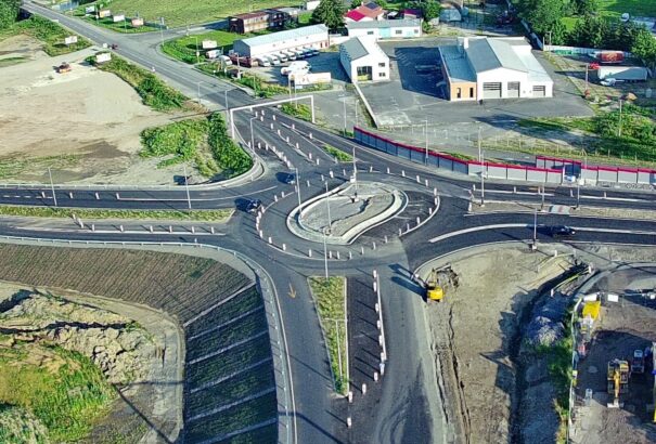 Megnyílt az új körforgalom Rimaszombat mellett
