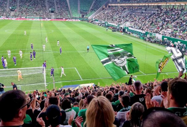 Andorrai vagy dán ellenfelet kaphat a Fradi. A Slovan összekerülhet a Spartával – Sorsoltak a kupákban