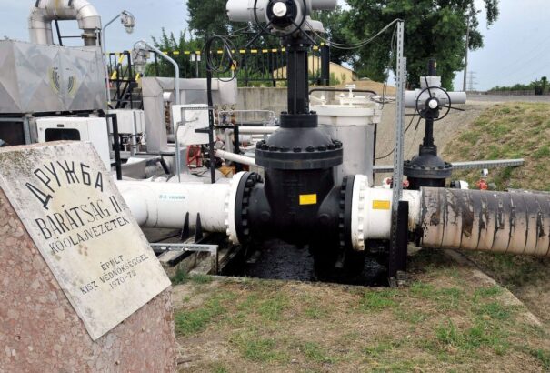 Uniós diplomaták szerint az olajtranzit-vita nem az ő bajuk, Brüsszel nem fog segíteni