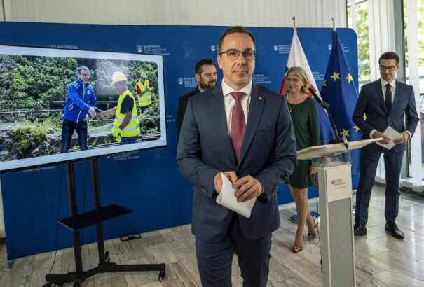 Aki egészséges, van keze és lába, az dolgozzon – üzente Erik Tomáš szociális ügyi miniszter