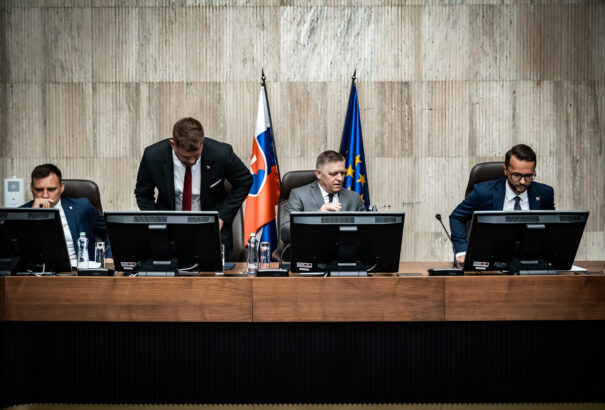 Fico kettős mércével vádolja az Európai Bizottságot a jogállamisági jelentés kapcsán