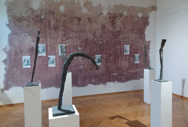 A nyár folyamán Olbram Zoubek szobrászművész alkotásait láthatjuk  a komáromi PLATZ Galériában