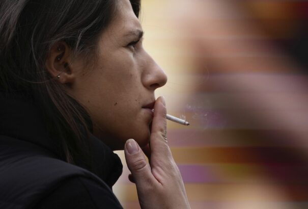 Eltér a cigarettázók, a szivarozók és a nemdohányzók személyisége