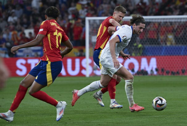 Foci-Eb: Hátrányból fordítottak a spanyolok és jutottak be a döntőbe