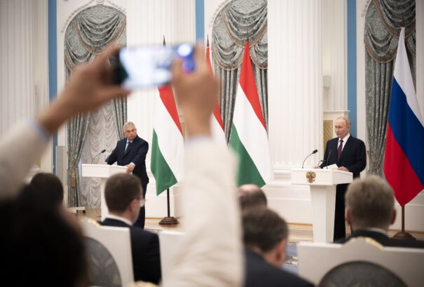 Putyin az Orbánnal folytatott találkozó után: A háború véget ér, ha Kijev lemond keleti és déli megyéiről