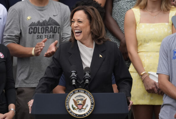 Kamala Harris megszerezte a demokrata elnökjelölő delegáltak többségének támogatását